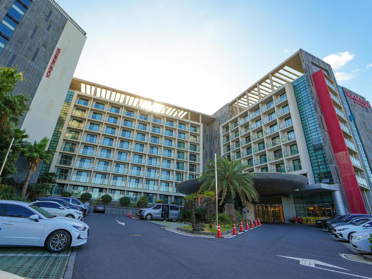 Отель Ramada By Wyndham Jeju Hamdeok Экстерьер фото