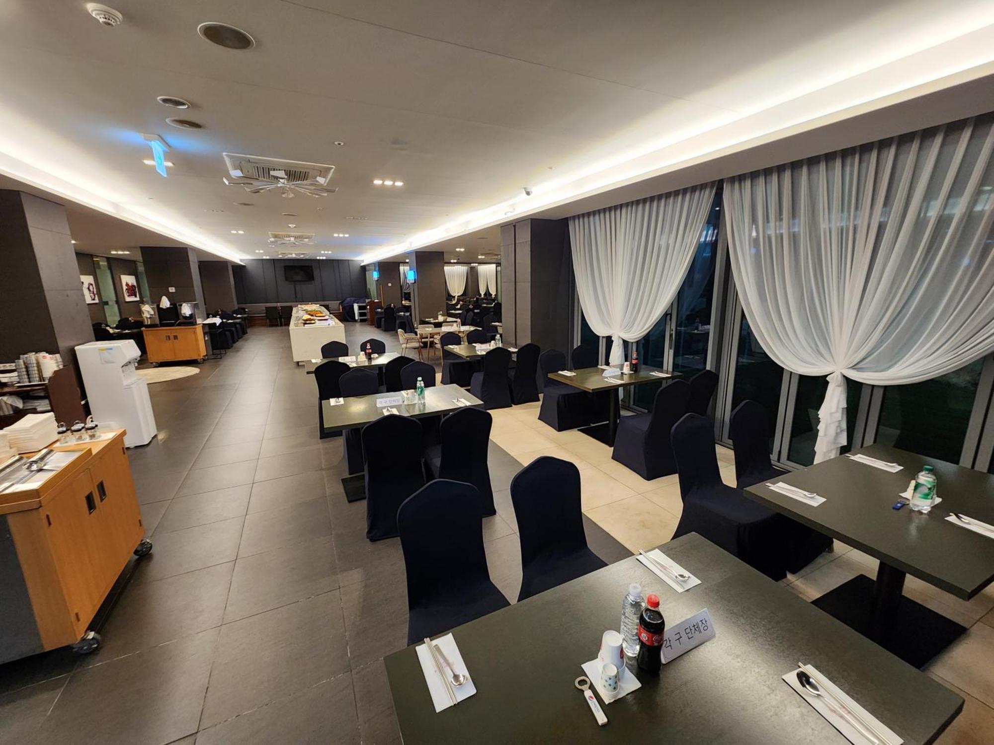 Отель Ramada By Wyndham Jeju Hamdeok Экстерьер фото
