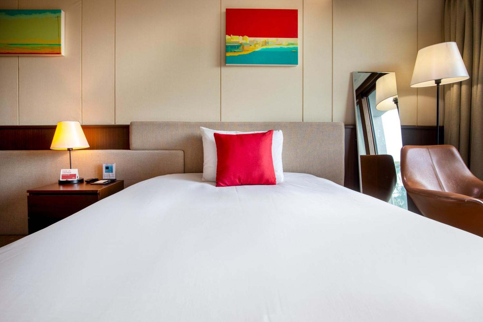 Отель Ramada By Wyndham Jeju Hamdeok Экстерьер фото