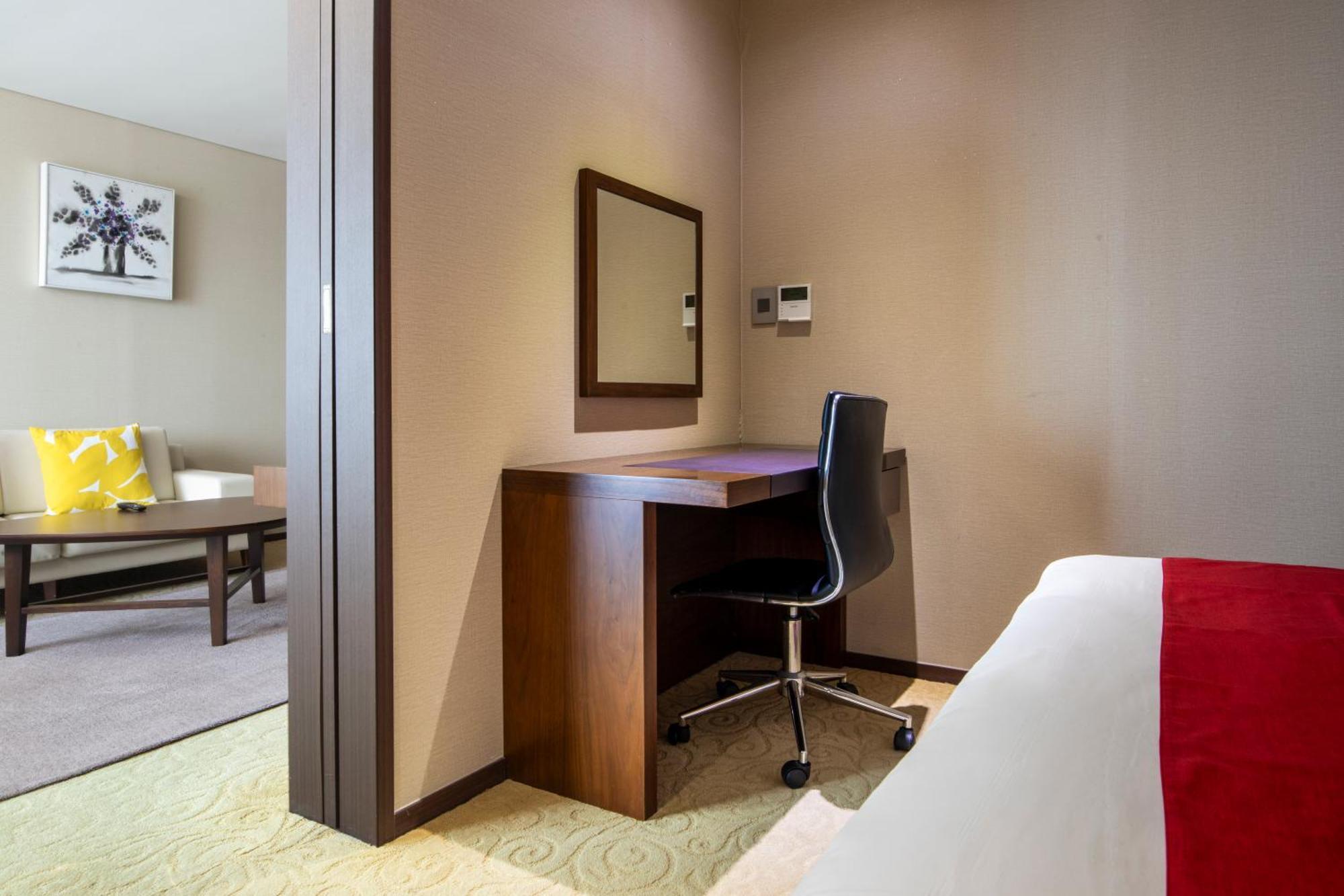 Отель Ramada By Wyndham Jeju Hamdeok Экстерьер фото
