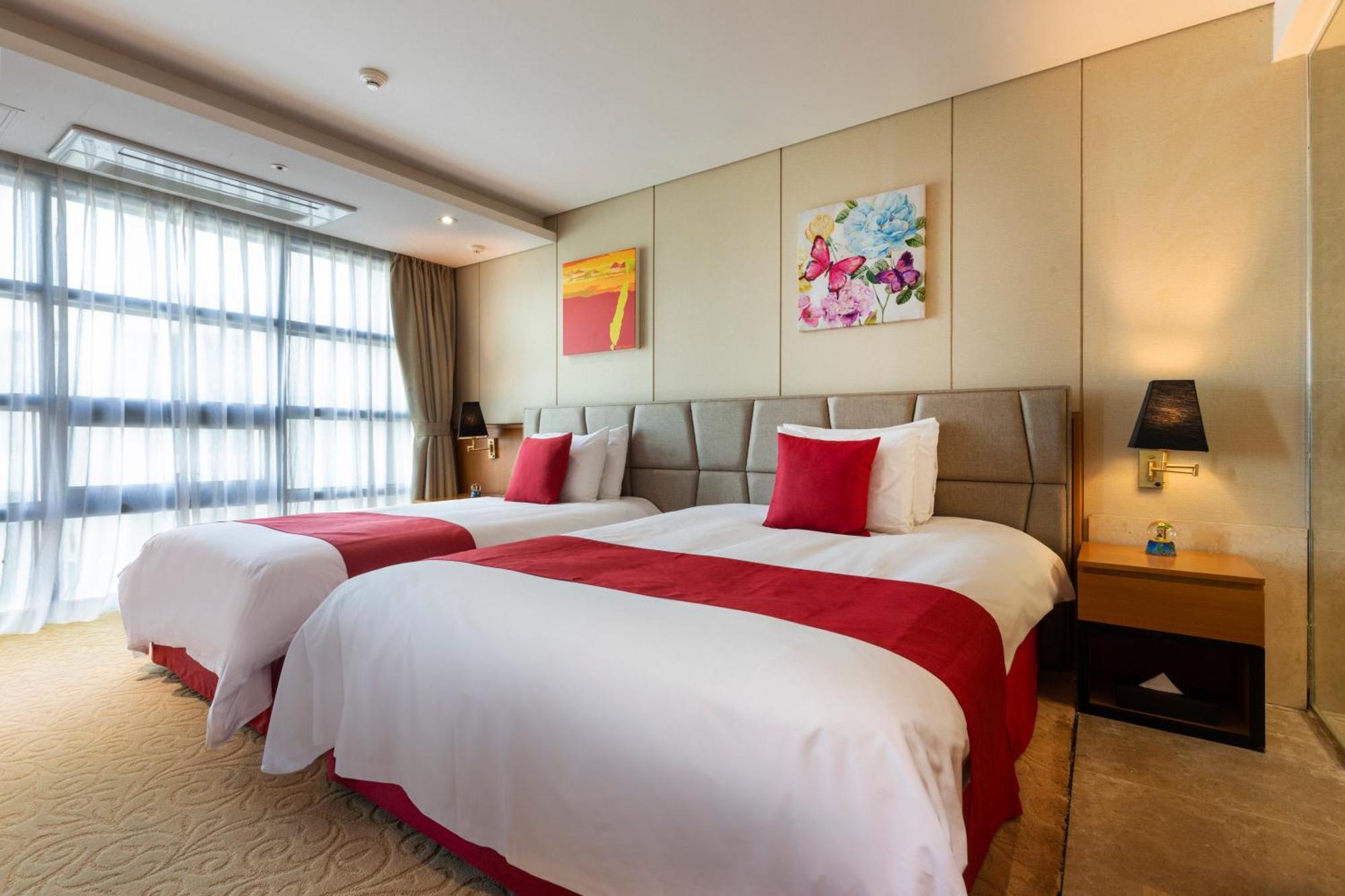 Отель Ramada By Wyndham Jeju Hamdeok Экстерьер фото