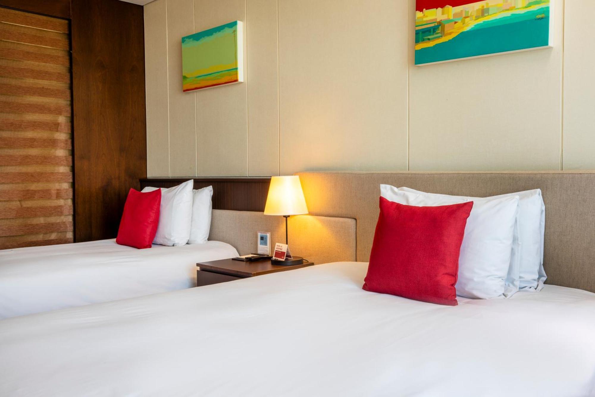Отель Ramada By Wyndham Jeju Hamdeok Экстерьер фото