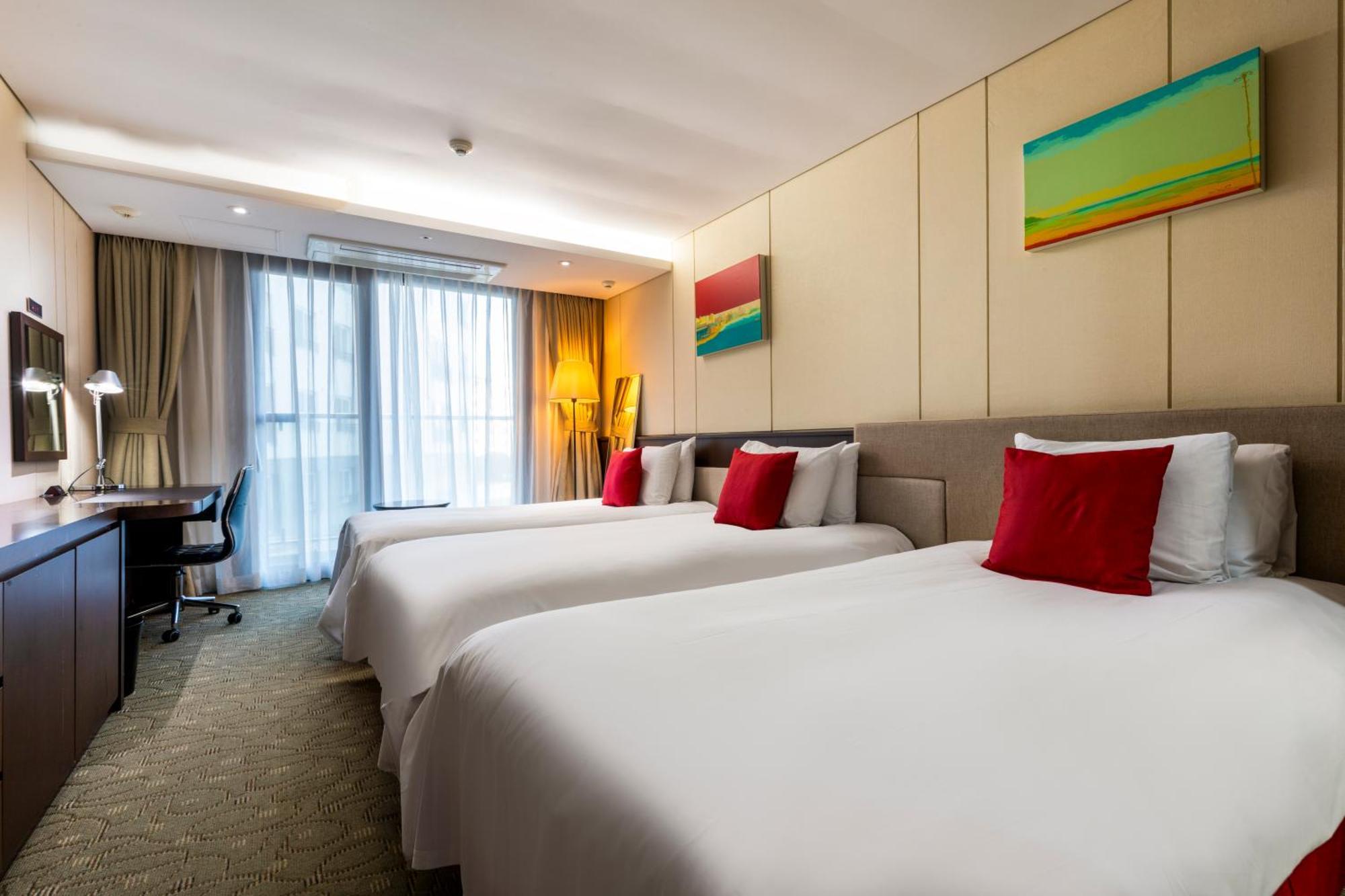 Отель Ramada By Wyndham Jeju Hamdeok Экстерьер фото