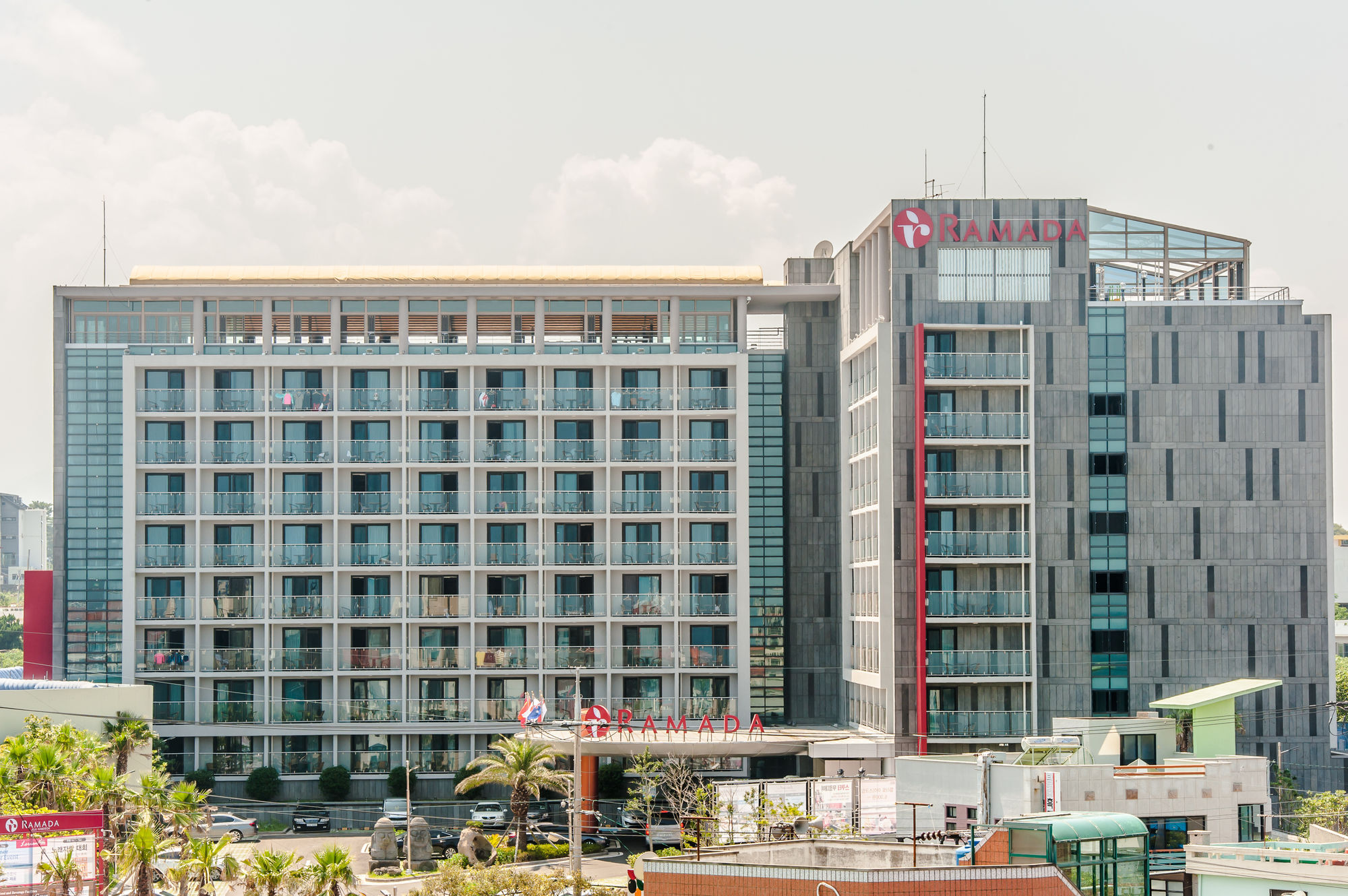 Отель Ramada By Wyndham Jeju Hamdeok Экстерьер фото